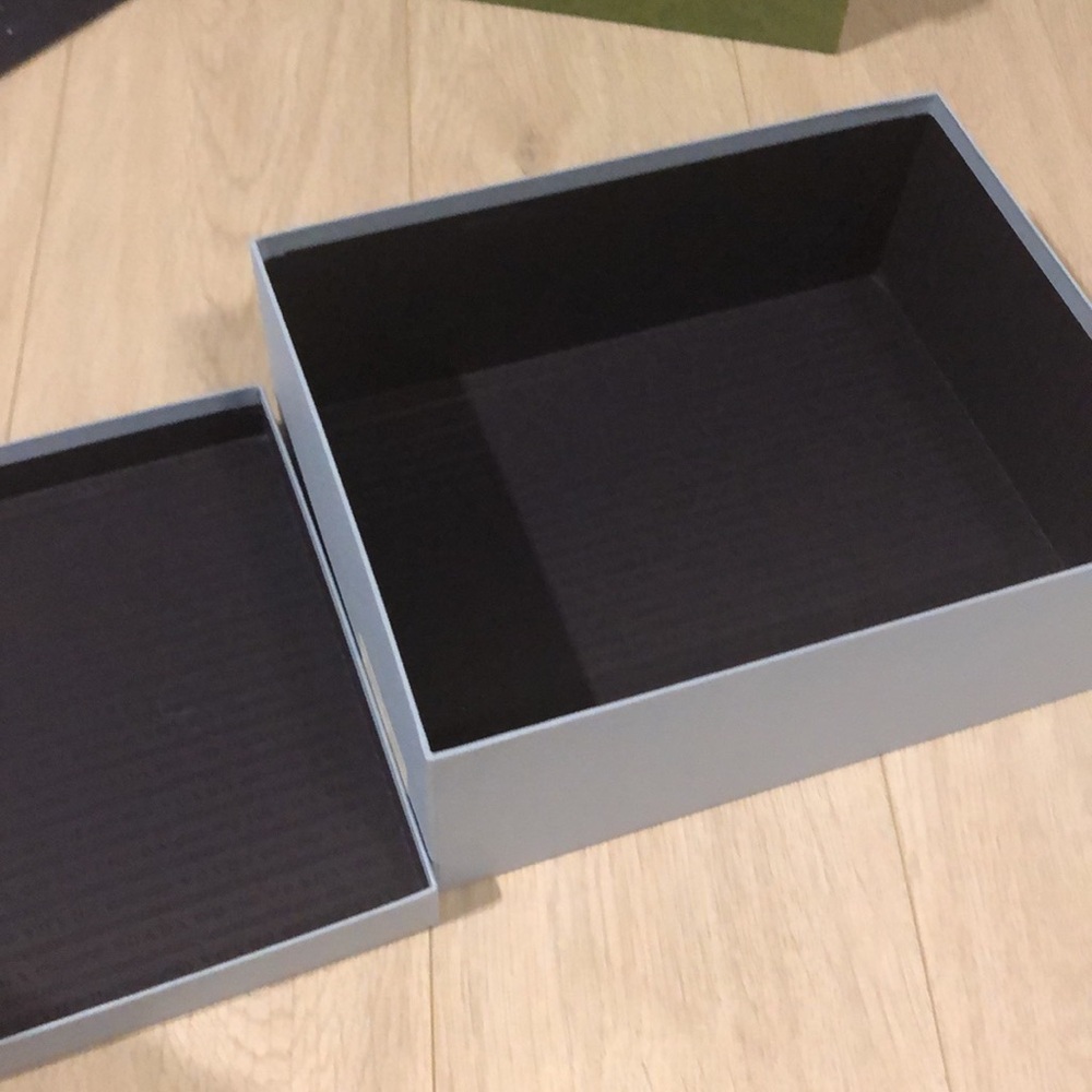 Prada Box - Picture 2 of 3